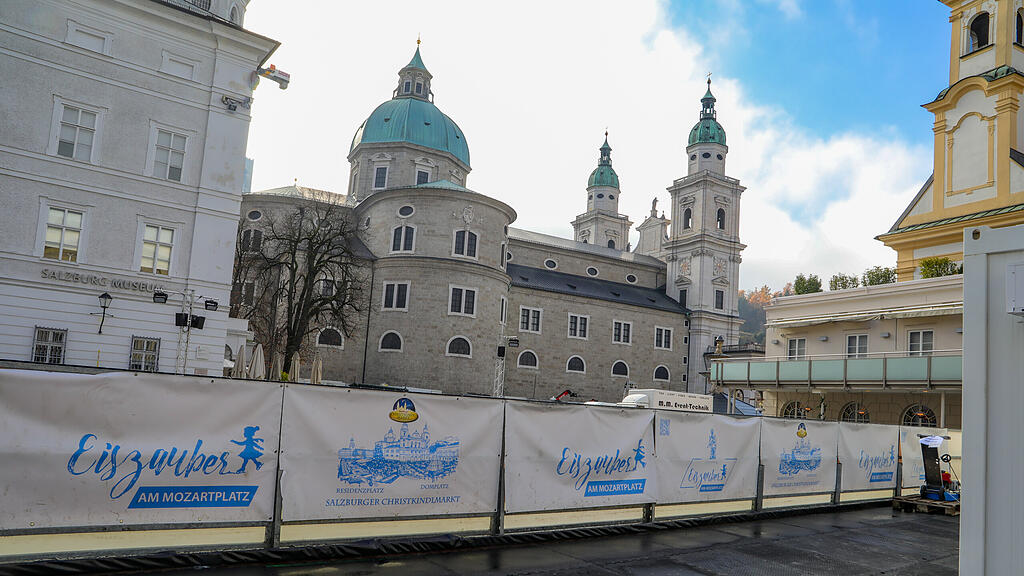 Aufbau Eiszauber am Mozartplatz