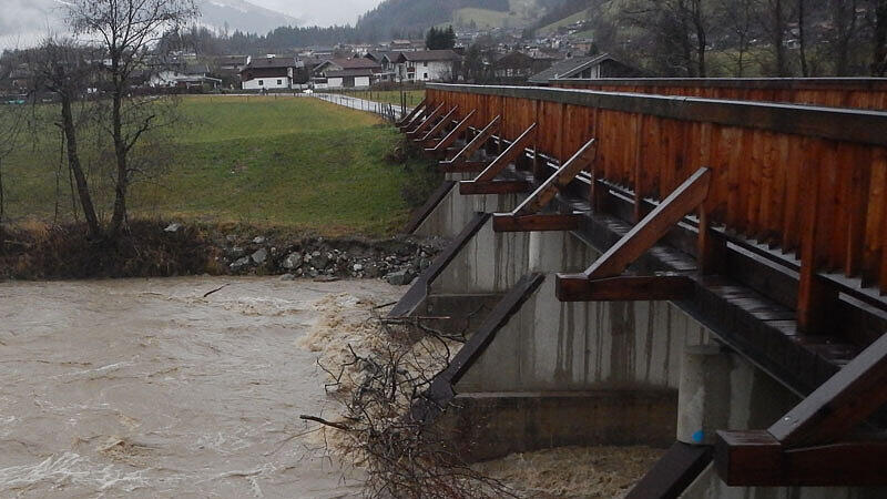 Saalfelden, Euringbr\u00fccke, Verklausung,