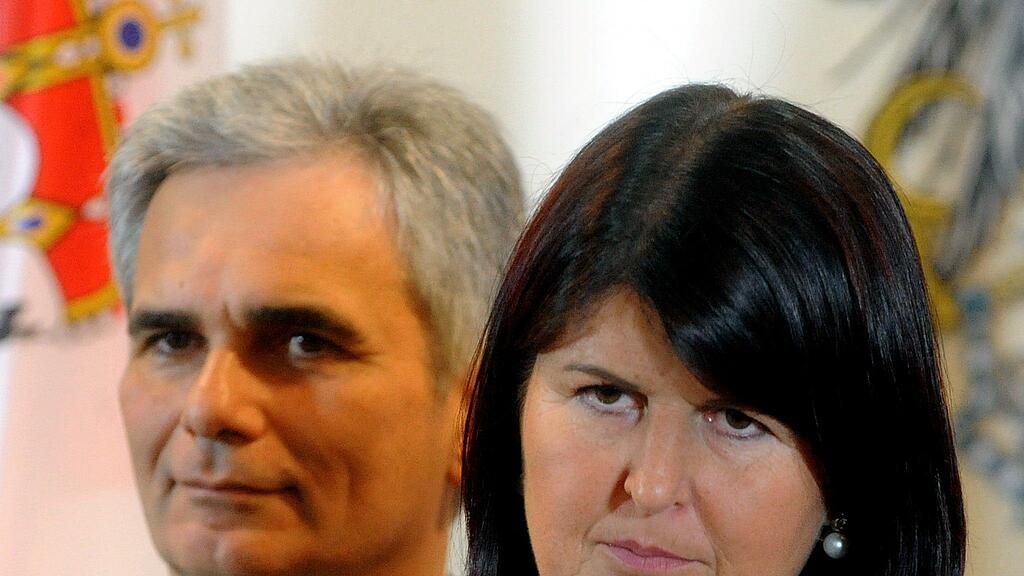 Der Salzburger Landeshauptfrau wünschte Faymann "das aller Beste".