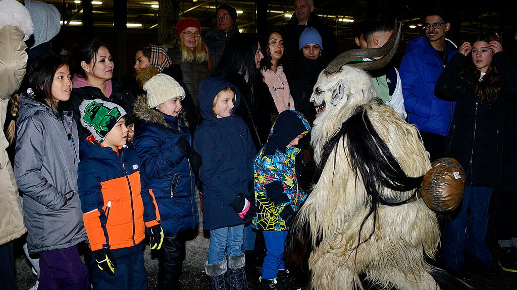 Maxglaner Krampus und Perchtenlauf