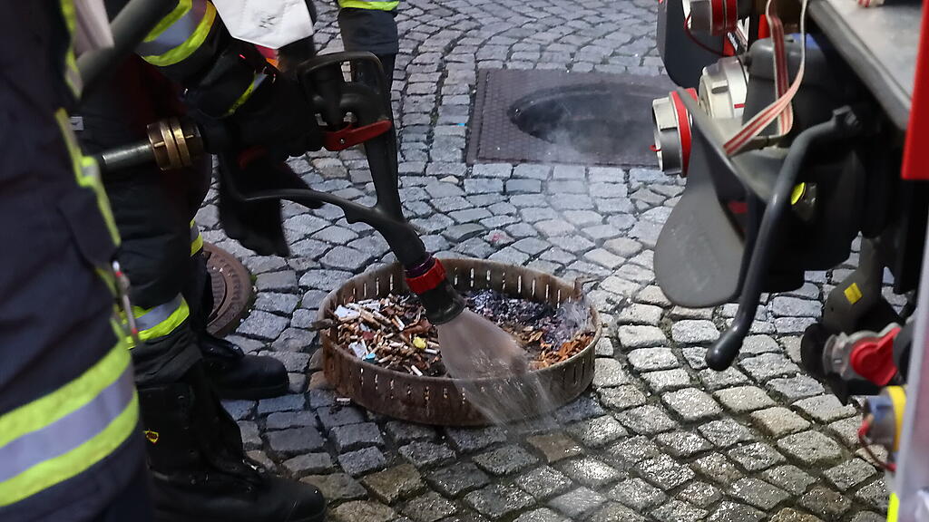 Brand in Gully in Salzburger Altstadt, Pfeifergasse