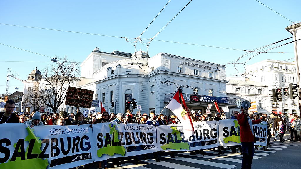 Corona-Demo in der Stadt Salzburg