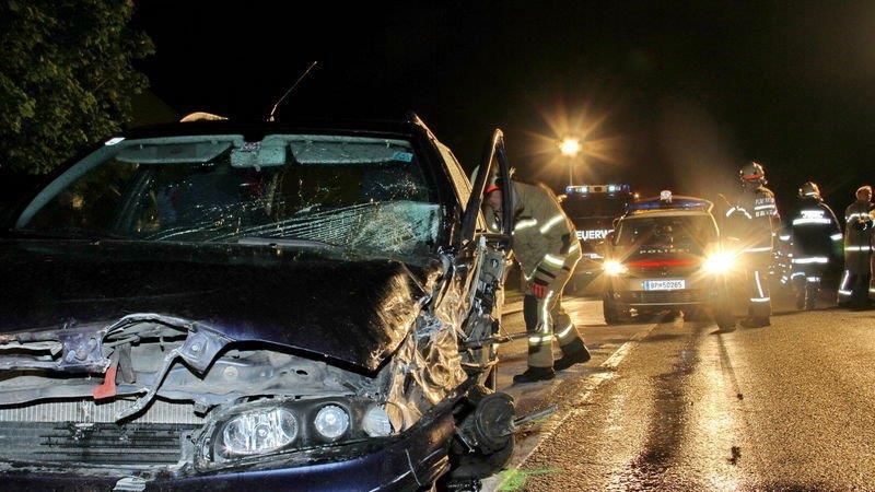 Crash auf B1 in Neumarkt