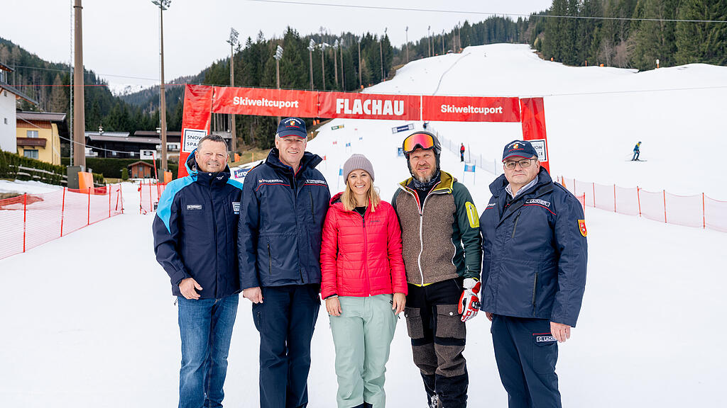fire fighter winter days flachau