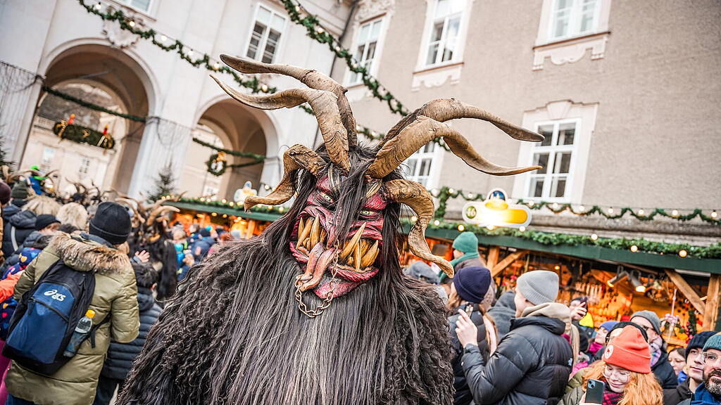 Krampuslauf am Christkindlmarkt Salzburg