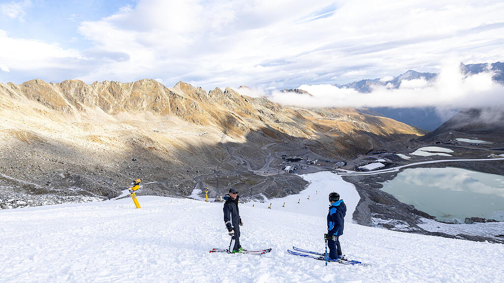 Schneekontrolle vor Sölden-Weltcup