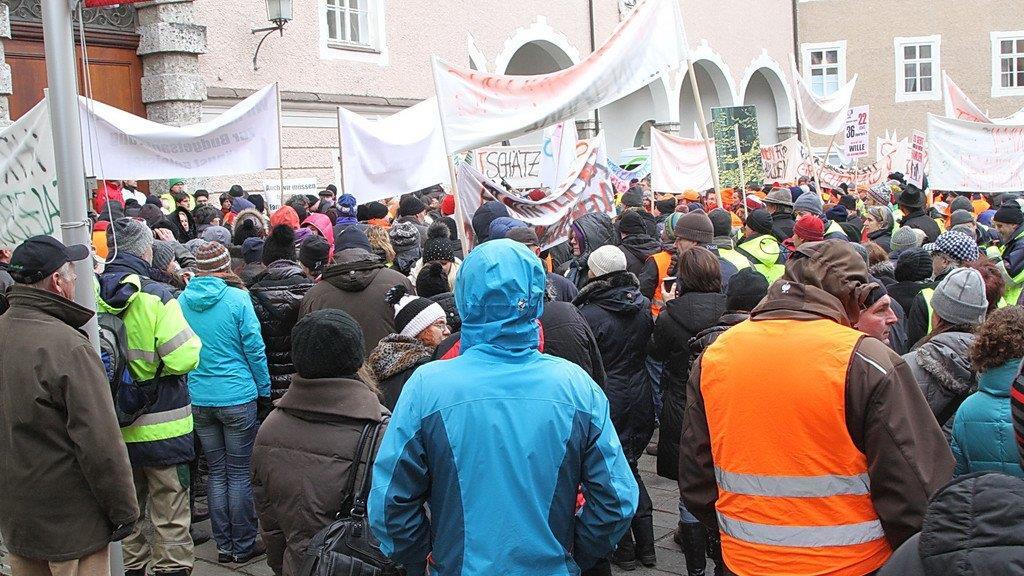 Protestmarsch zum Chiemseehof