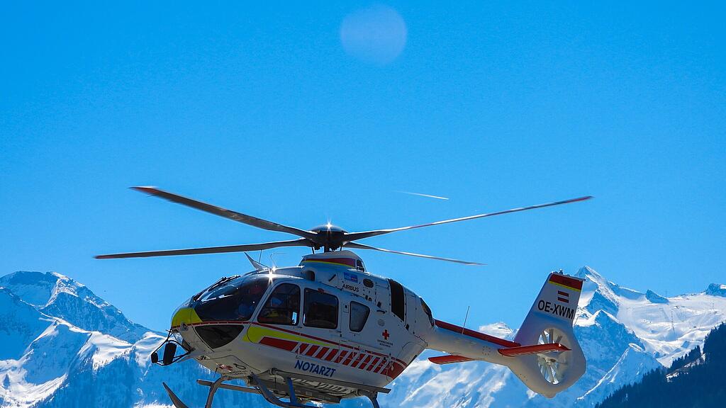 Hubschrauber, Zell am See, Landeanflug, Tauernliniken, Pinzgau,
