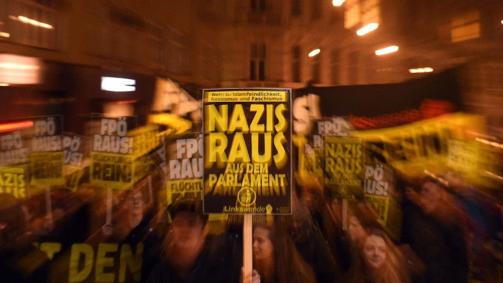 Proteste gegen Akademikerball 2016