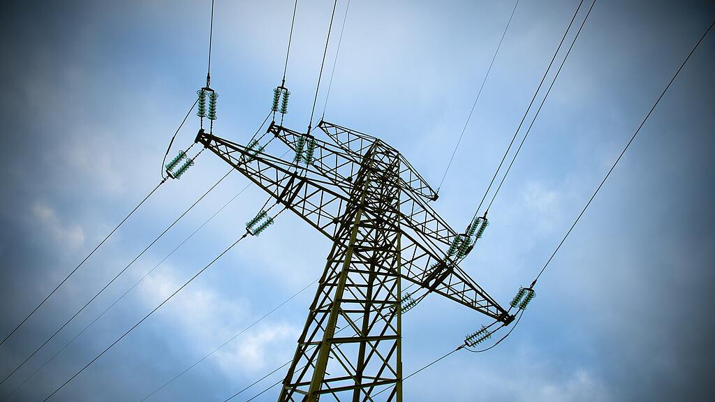 power-pole-ge73008d55_1920.jpg