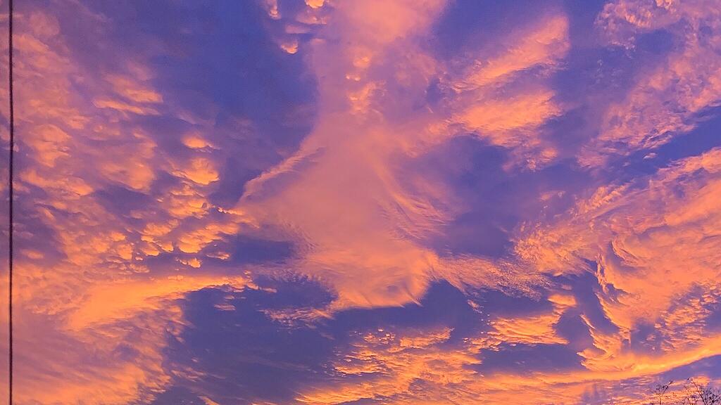 Wundersch\u00f6ner Sonnenaufgang \u00fcber Salzburg III