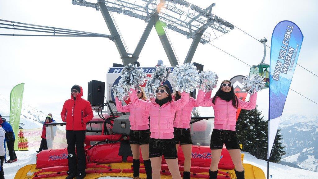 Snow-Volleyball in Wagrain, II