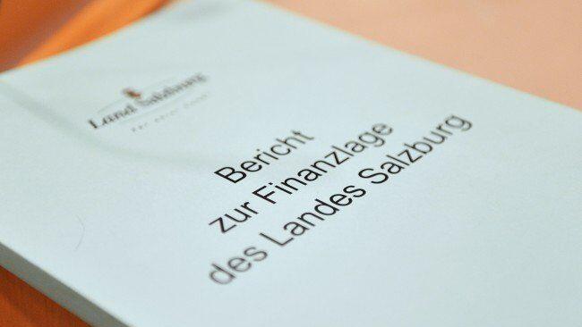 Die Parteien forderten unter anderem weitere Aufklärung oder die sofortige Beurlaubung des Stadtchefs (Symbolbild).