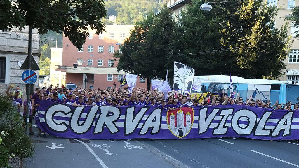 Fan-Marsch zum Stadtderby