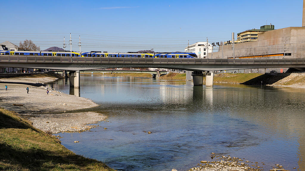 20250306_fmt_niedriger_pegel_salzach_mw-5.jpg