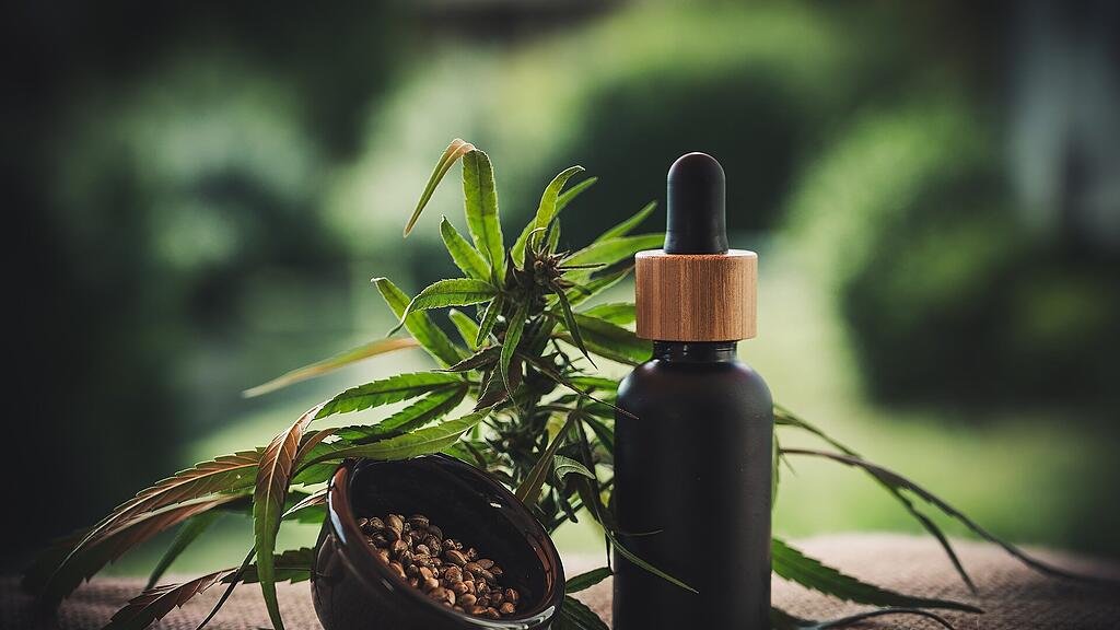 cbd-g4a733c54e_1920.jpg