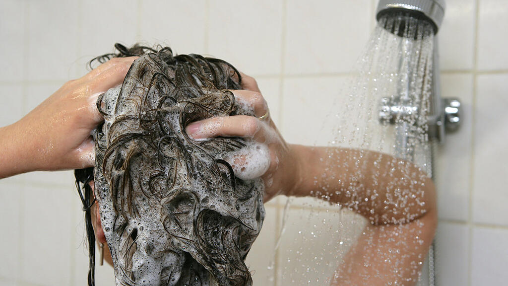 Menschen in Österreich kaufen etwas weniger Shampoo als früher