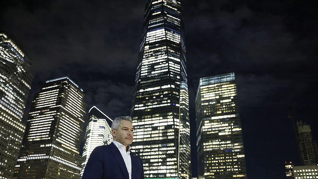 Der Kanzler im nächtlichen New York