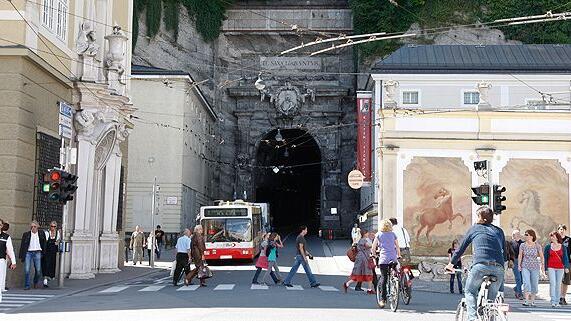 Nach dem Unfall kam es zu Verkehrsbehinderungen in der Innenstadt.