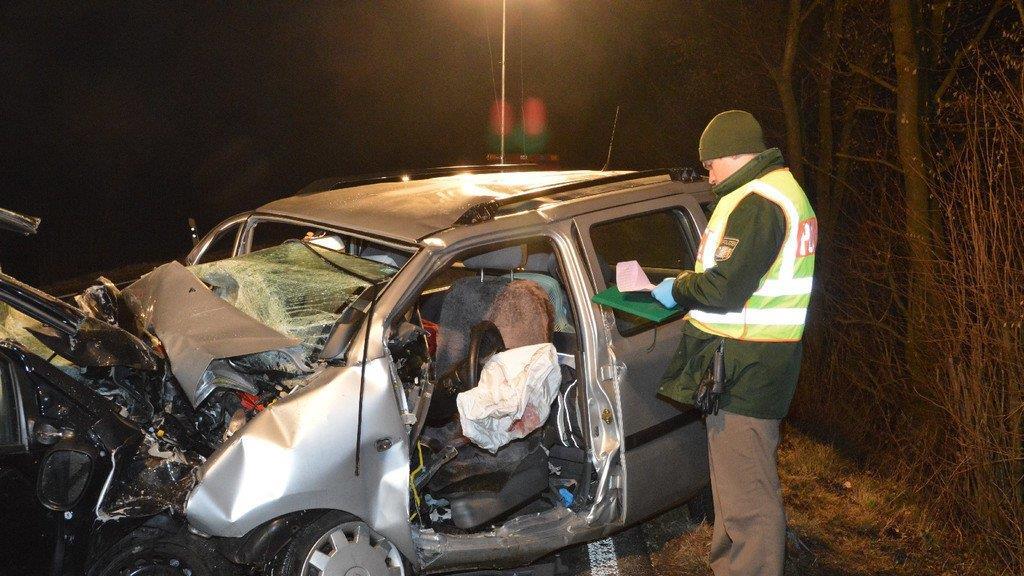 Tödlicher Crash auf B20