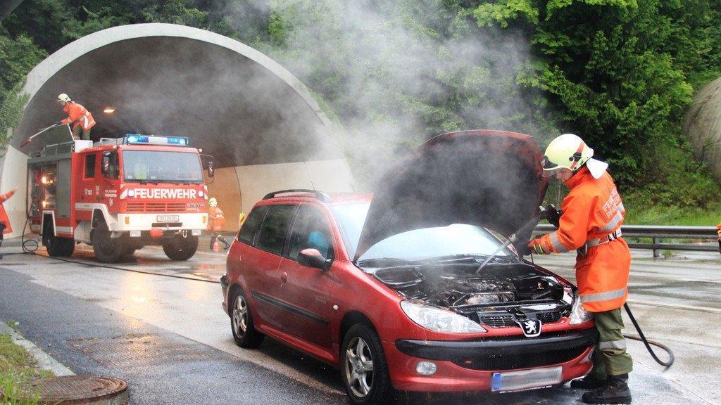 A10: Auto fängt Feuer