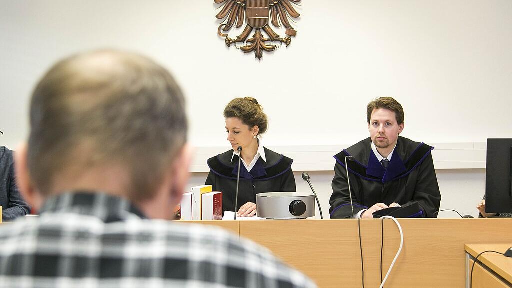 Dem 55-Jährigen wird sexueller Missbrauch vorgeworfen.