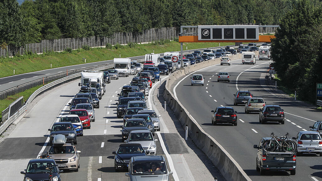 Pfingstreiseverkehr, Stau, Autobahn, A10, Urlauber, SB
