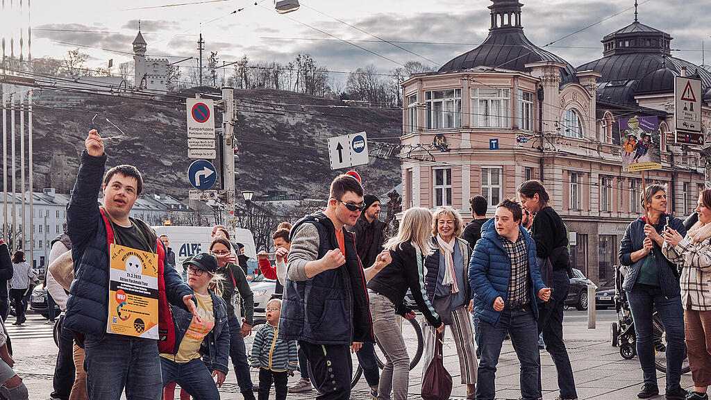Flashmob-Tanzen am Welt-Down-Syndrom-Tag