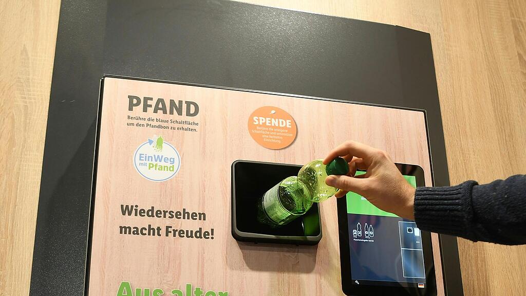 PK BUNDESMINISTERIUM BMK UND LIDL ÖSTERREICH ZUM THEMA "PLASTIKPFAND" MIT PRÄSENTATION EINES PFANDAUTOMATEN: GEWESSLER