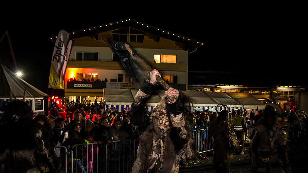 Krampuslauf in H\u00fcttau