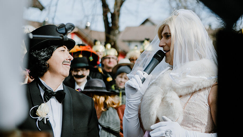 Verkehrte Hochzeit, Kirche