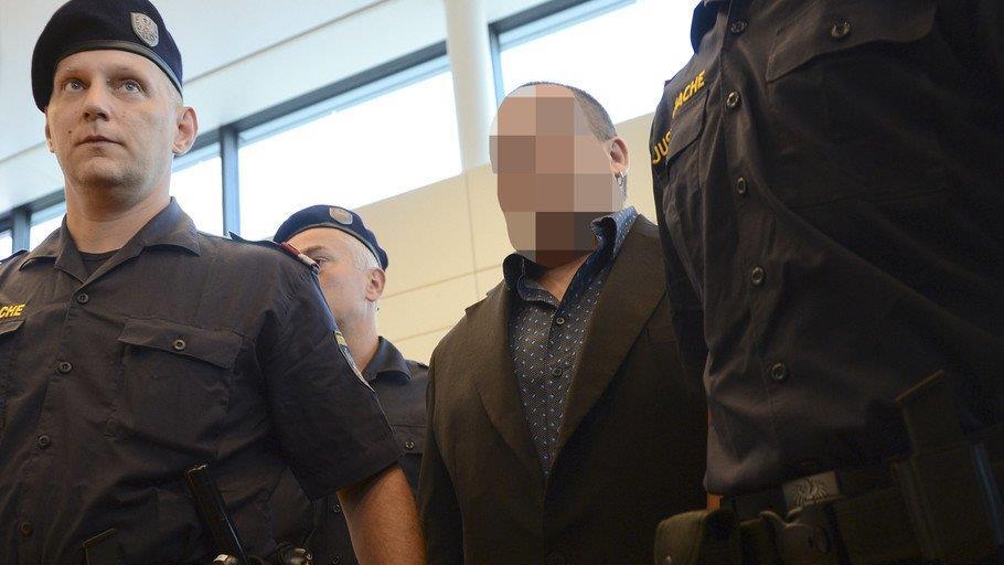Fall Julia Kührer: Neue Bilder vom Prozess in Korneuburg