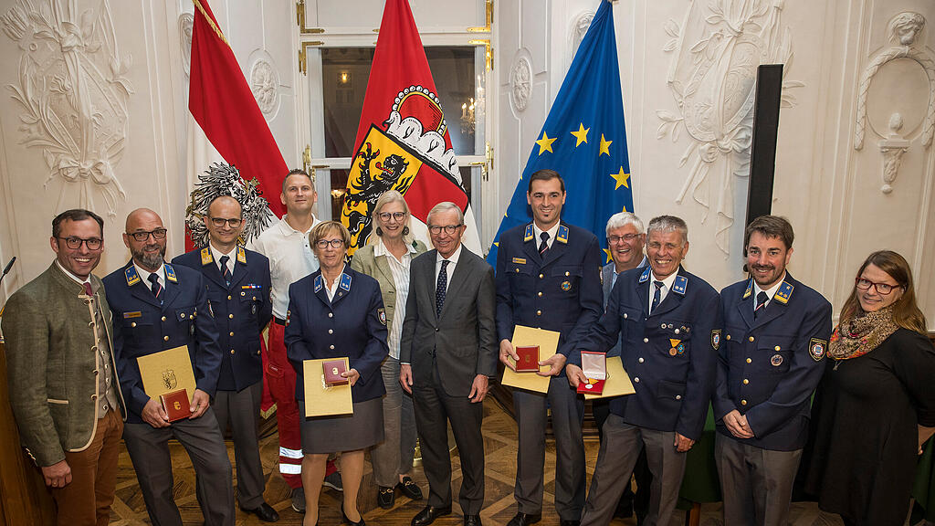 Wasserretter und Wasserretterinnen in Landesresidenz