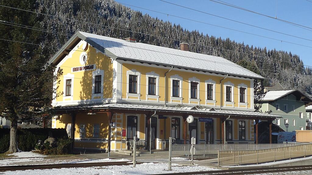 2018 Bahnhof Eben im Pongau (c) Robert Horner.JPG