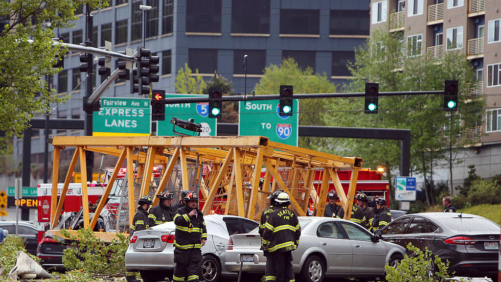Kran in Seattle umgestürzt