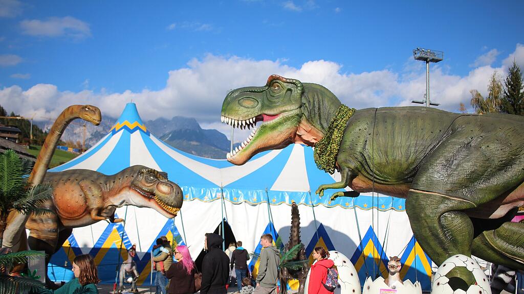 "Big King Dinosaurier of Animatronic" in Bischofshofen