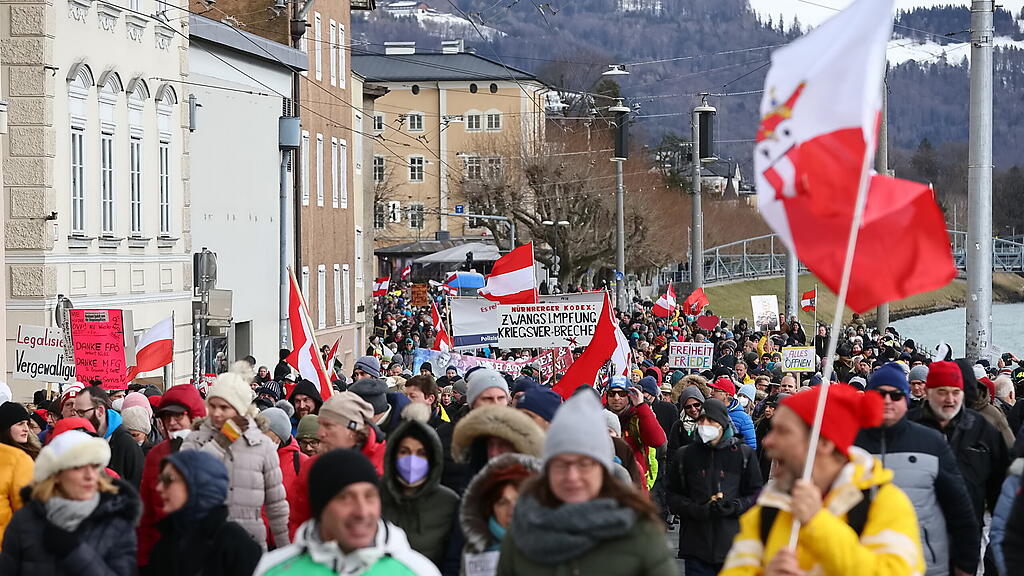 Corona-Demo in der Stadt Salzburg