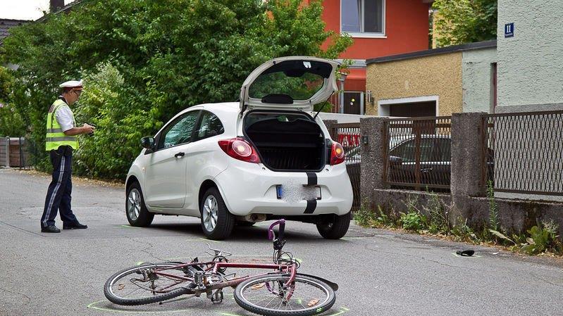Radfahrerin kollidiert mit Pkw