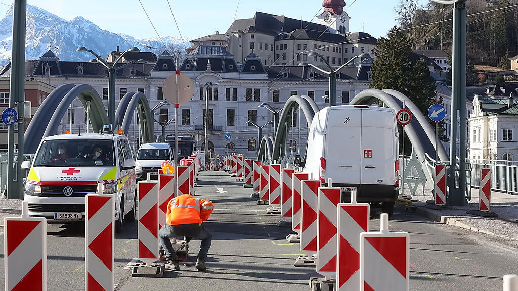 Karolinen-Brücke