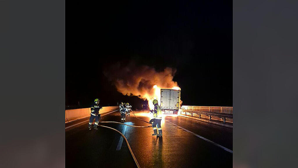 22 Tonnen Käse bei Lkw-Brand vernichtet
