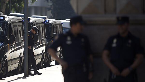 Mehrere spanische Polizeibeamte liebäugeln mit NS-Gedankengut