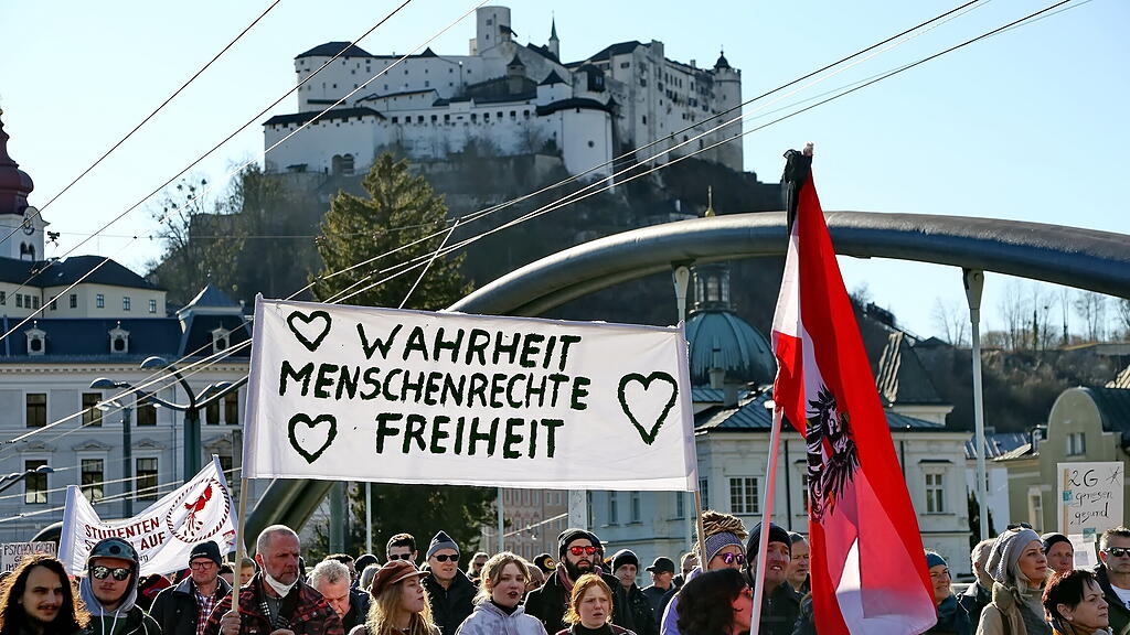 Corona-Demo in der Stadt Salzburg