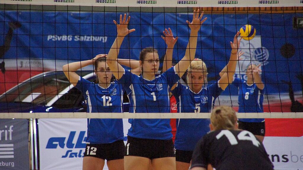 Die PSVBG-Damen feiern den Bundesliga-Klassenerhalt.