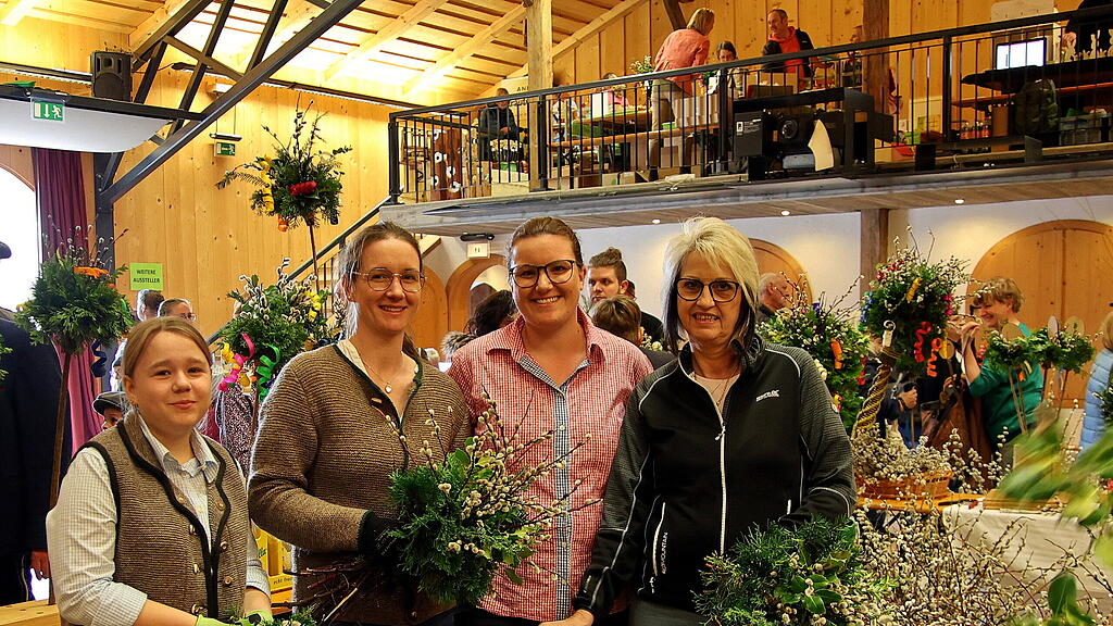 Gro\u00dfer Osternmarkt im Salzburger Freilichtmuseum