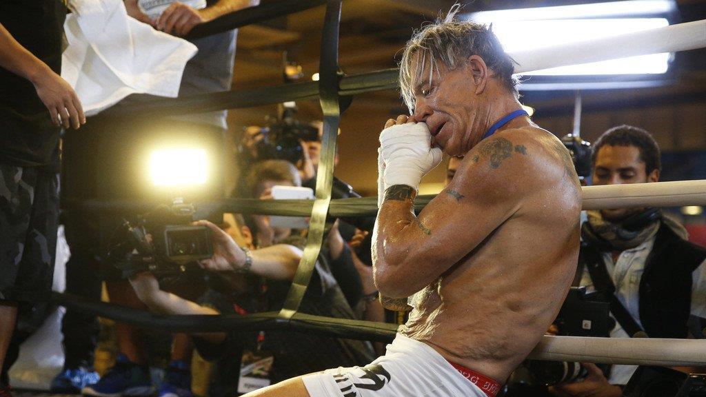 Mickey Rourke steigt mit 62 in den Boxring
