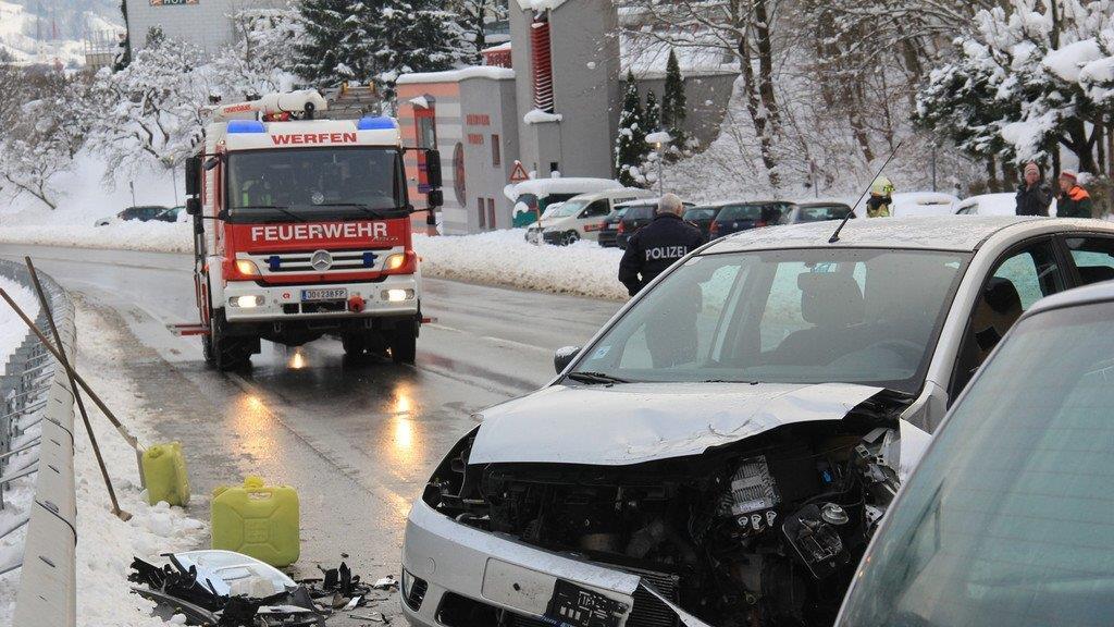 Crash auf B159 in Werfen