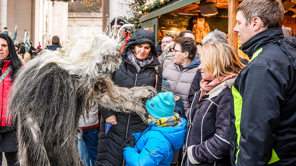 Krampuslauf am Christkindlmarkt Salzburg