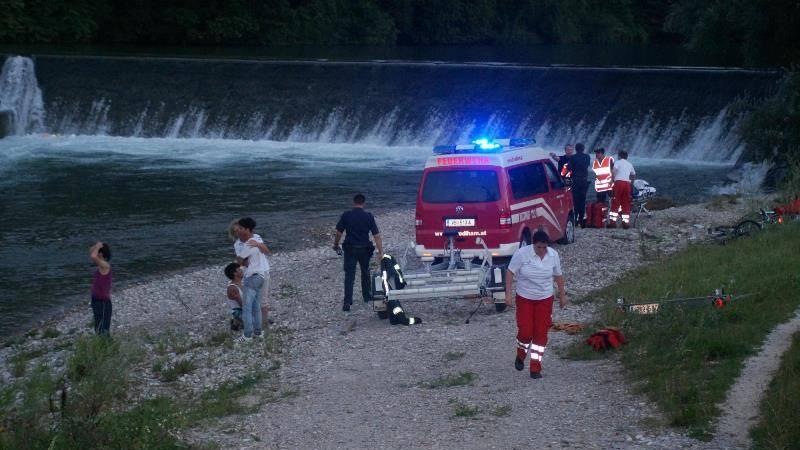 Die Feuerwehr konnte den jungen Mann nur noch tot bergen.