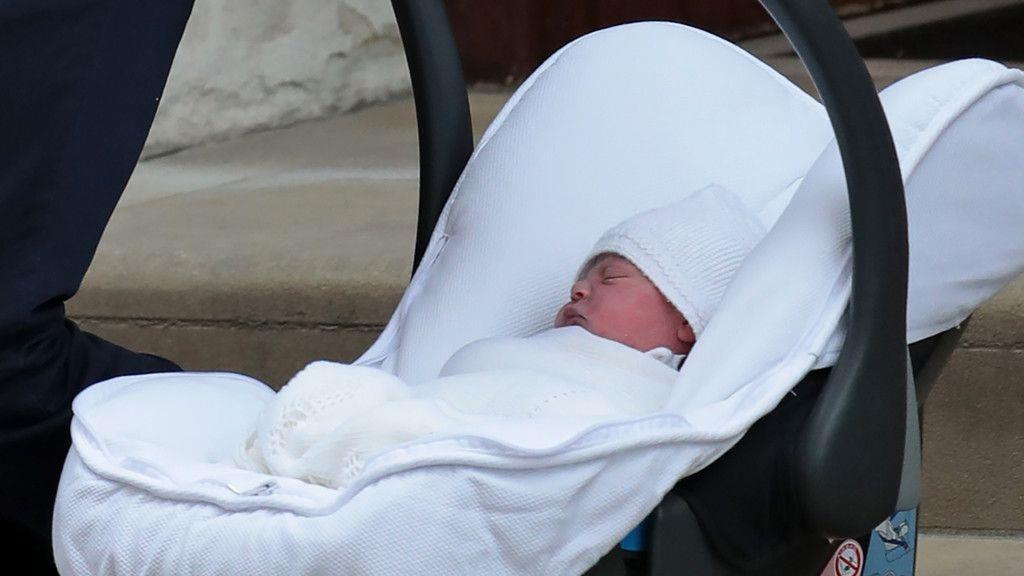 Prinz William und Herzogin Kate treten vor die Kameras