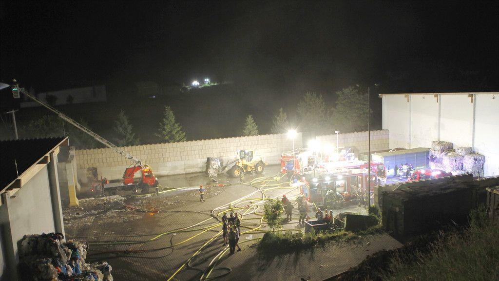 Brand in Müllentsorgungsfirma in St. Pantaleon II